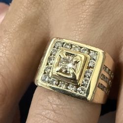 14k Gold Diamond Ring 