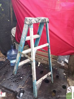Fiberglass 3ft ladder!!!
