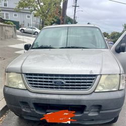 2004 Ford Explorer Sport 
