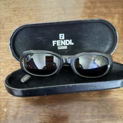 FENDI sunglases Women’s 