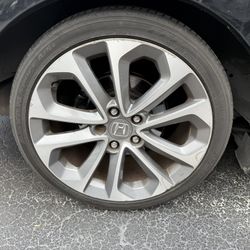 5x114.3 for sale or trade 400$ size 18s tire 225/40/18