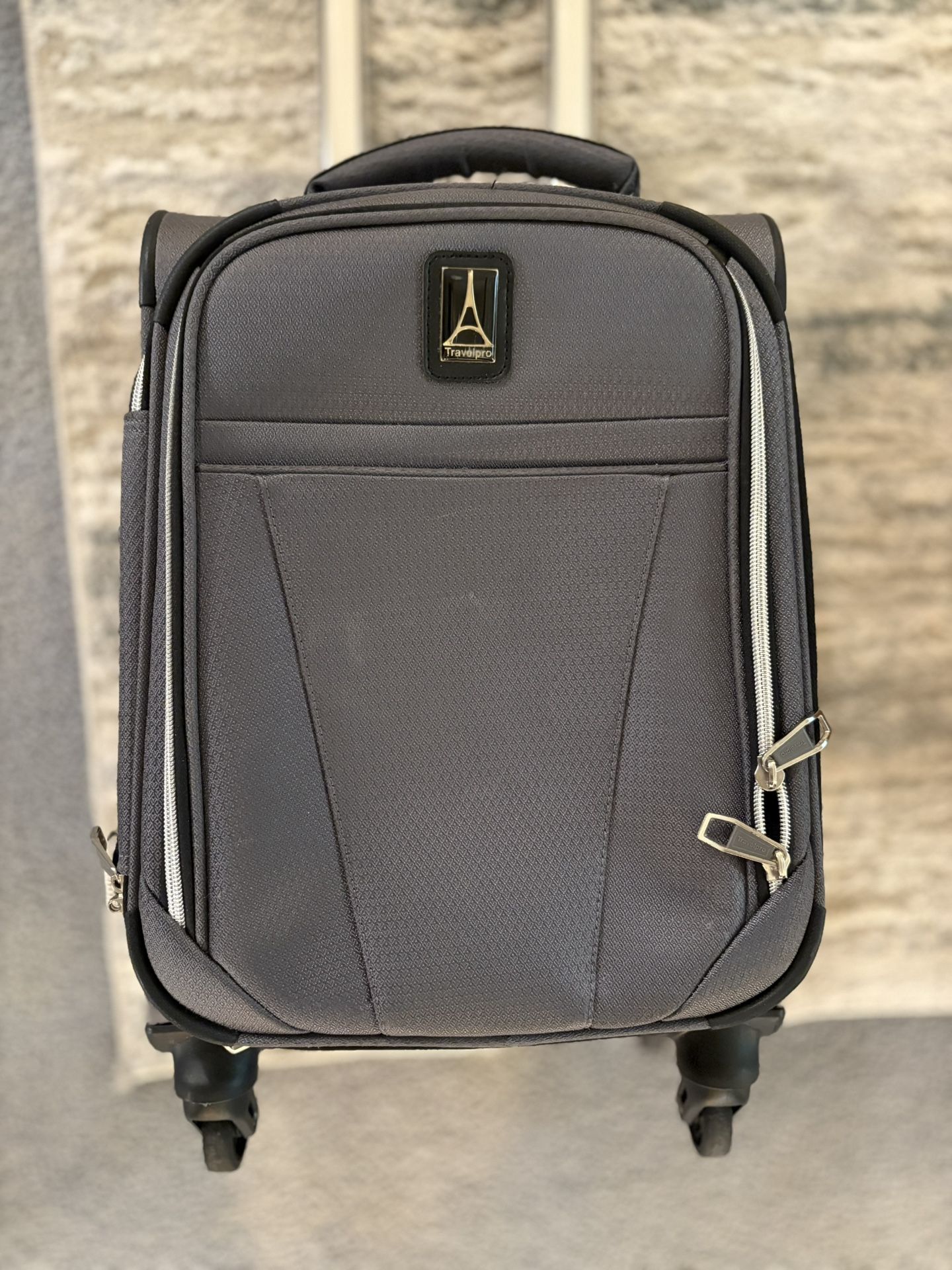 βοΈ Travelpro Rolling Carry-On Suitcase β $30β Lightweight & Durable