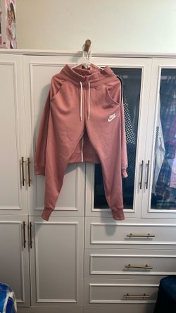 Nike Outfit Size Small