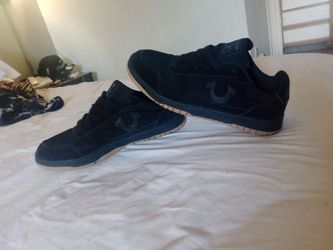 TRUE RELIGION SHOES