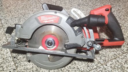 Milwaukee M18 7-1/4 Rear Handle Circular Saw +5ah Battery