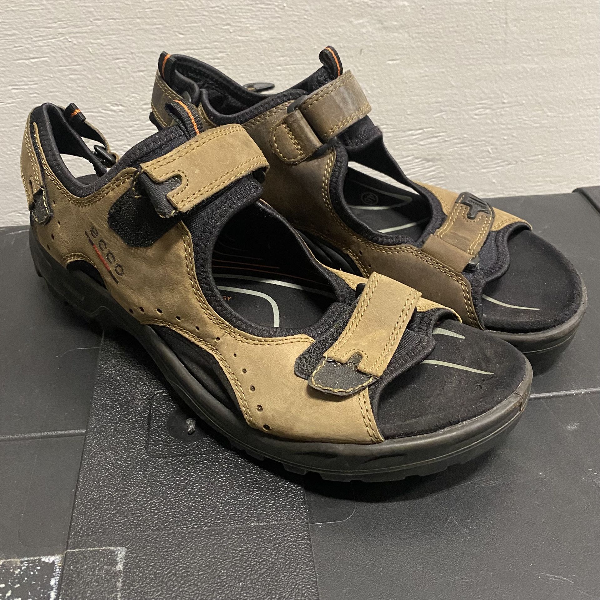 Men’s ECCO Size EU 46 (US 12/12.5) Brown and Black Sandals with Fisherman Straps  Good pre-owned condition.   Pick up available in Arlington VA by the