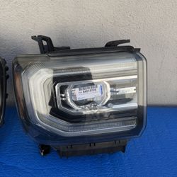 2016-2018 GMC Sierra Denali 1500 Right  Side LED Headlight OEM 
