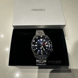 Seiko 5 Sports Watch