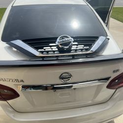2017 Nissan Altima SR (Midnight Edition)