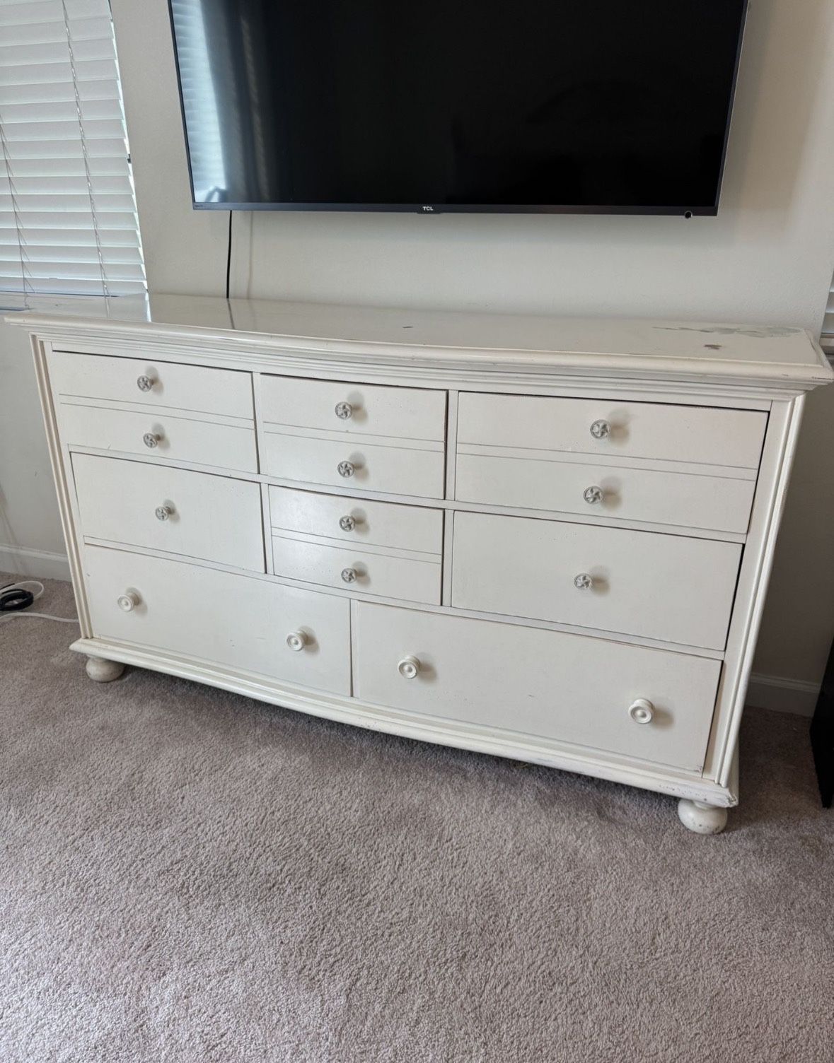 Cindy Crawford 8 Drawer Dresser