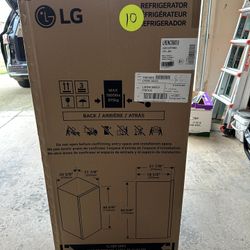 LG 6.0 cu ft Refrigerator 