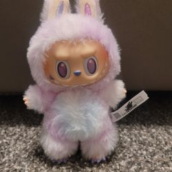 LaBuBu Big Into Energy