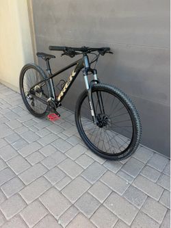 MOUNTAIN BIKE MEDIUM FRAME