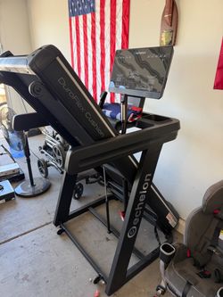 Echelon Treadmill with DuroFlex Cushion