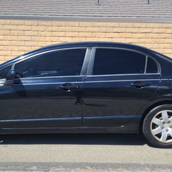 2007 Honda 4 Door.. Touch Screen Stereo with Apple/Android Play...4 Cylinder/Smog