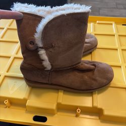 SO Sigma Chestnut Suede Leather Fur Lined Boot Button Detail Tan Cream Size 8