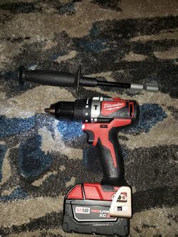 Milwaukee hammer drill with battery