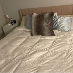 King Mattress With Frame And Bedding 