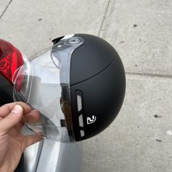 Motorcycle helmet