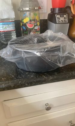 Cake pan (STILL IN BAG)