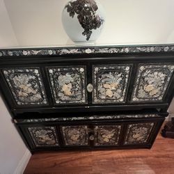 Traditional Korean Black Lacquer w/ Abalone/mother Of Pearl Cabinet