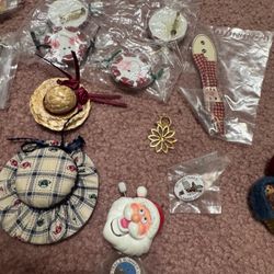 Vintage New Pin Brooch Jewelry Christmas Bundle 