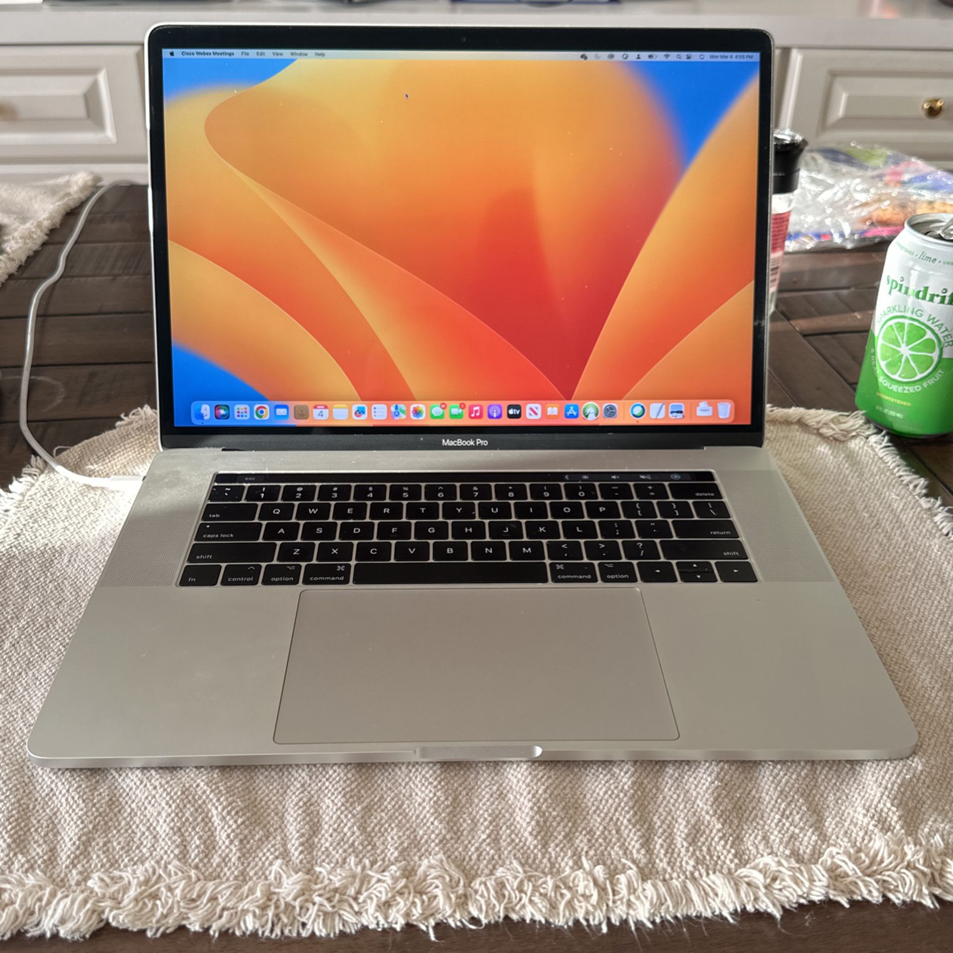 MacBook Pro (15-inch, 2017) 2TB SSD 16GB Ram