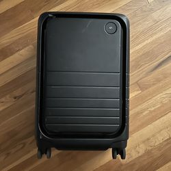 Monos Carry On Pro Suitcase Black travel Luggage 