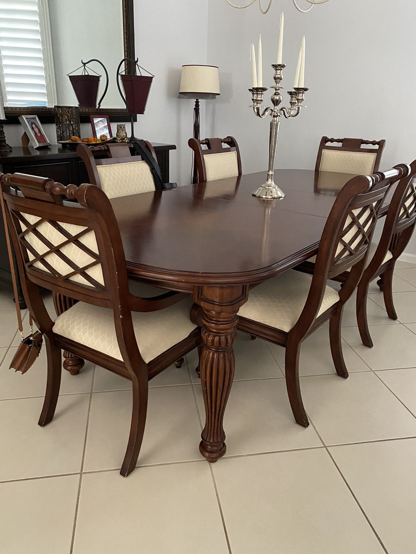 Shermag furniture Solid Wood dining room table with extension and 6 chairs table