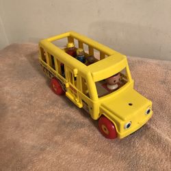 Vintage 1965 Fisher Price Little People School Bus #192 Complete 