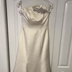 Ivory Galina signature David’s Bridal Wedding Dress 