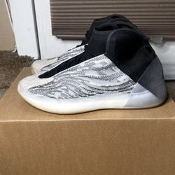 Adidas Yeezy Boost QNTM (Quantum)