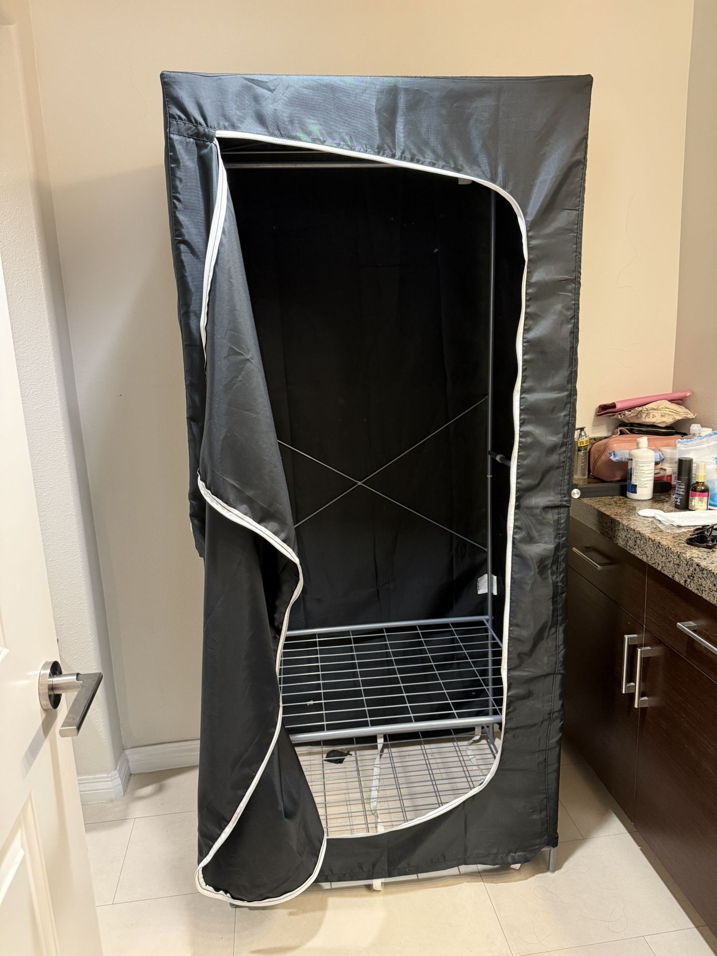 Portable Fabric Wardrobe / Storage Closet (Black)