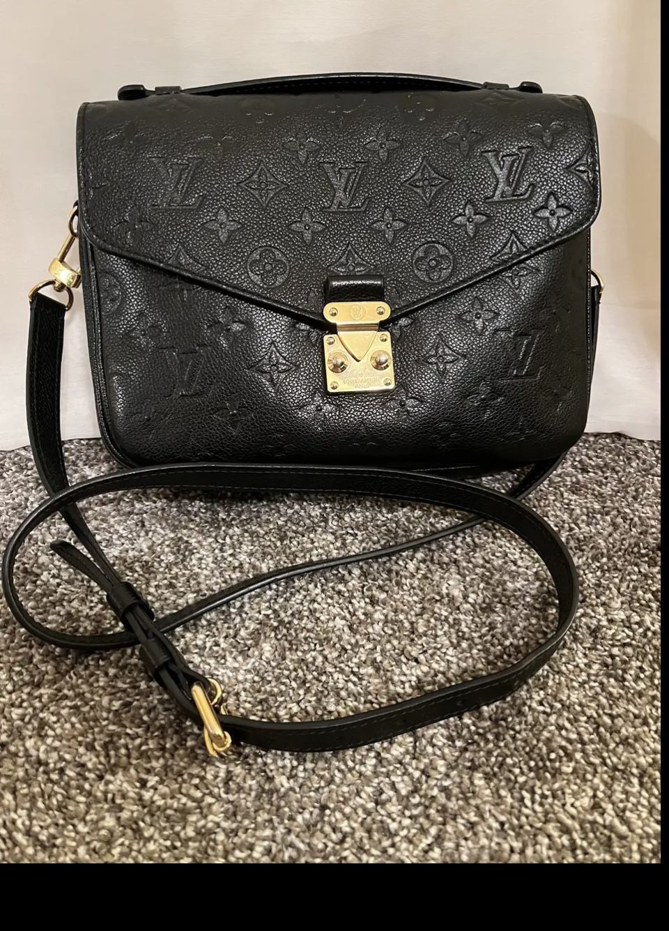 Louis Vuitton Paris Wallet for Sale in Sacramento, CA - OfferUp