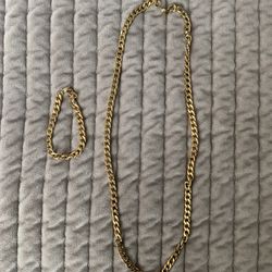 Gold Plated Necklace And Bracelet Set 