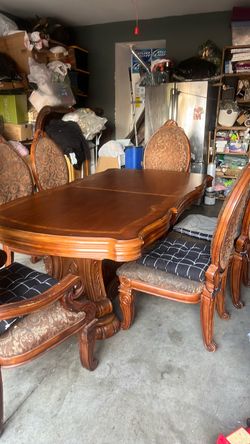Comedor de con 6 sillas  con 3 extensiones