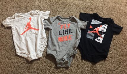 Boys Jordan onesies size 9/12 months