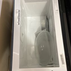 Whirlpool Microwave from Brandsmart Display Model never used for