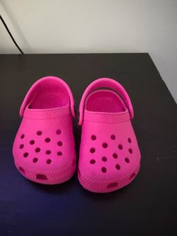 Toddler pink Crocs