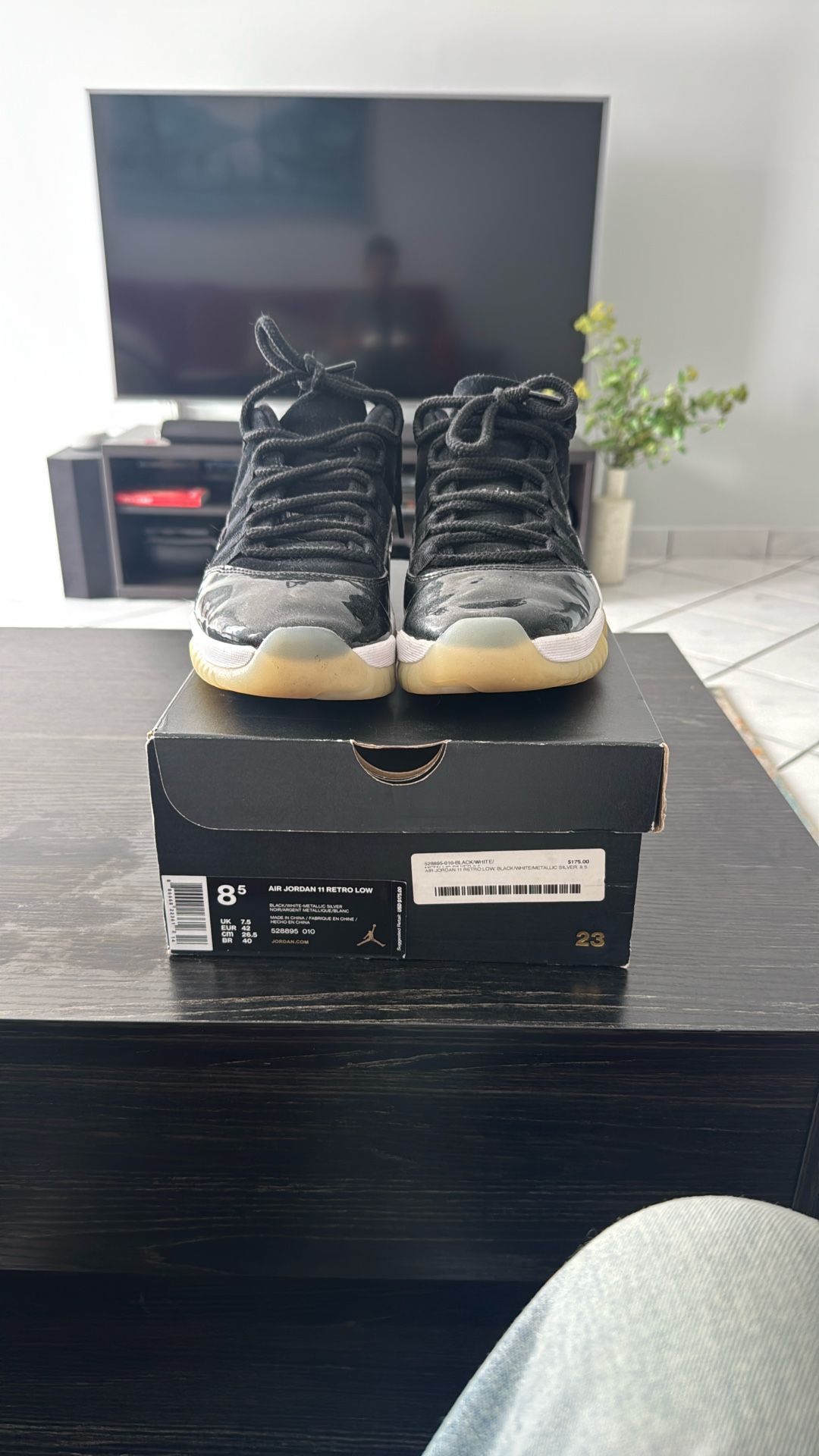 Jordan 11 Low Barons Size 8.5M
