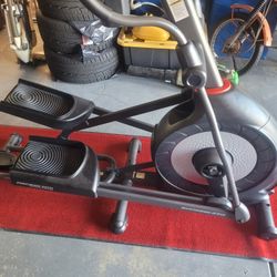 Schwinn 470 Elliptical Machine