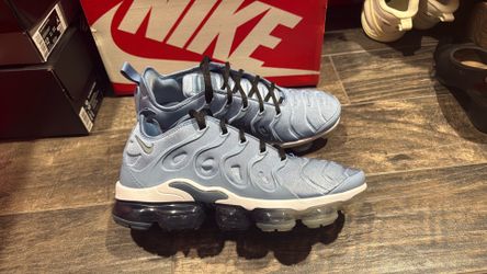 Nike Vapormax plus size 12