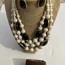 Set Chicos Gold Tone Multi Strand Cream Glass Beads Tigers Eye Necklace Earrings