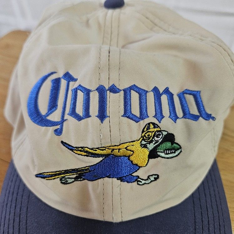 Corona parrot cotton Embroidered baseball cap.