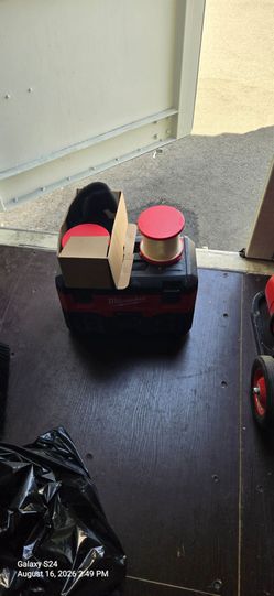 M18 vacuum with filters