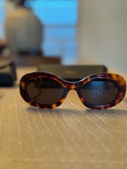 CELINE Triomphe Tortoiseshell Oval Sunglasses + Original Case