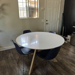Round Dining Table with Chairs