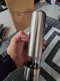 Salt And Pepper Grinders 