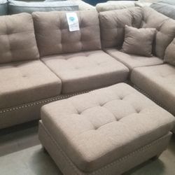 🥏BRAND NEW SECTIONAL WITH OTTOMAN 