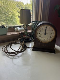 Vintage Seth Thomas Mantel Clock 60 Cycle 100-125 Volt For Pairs / Repair